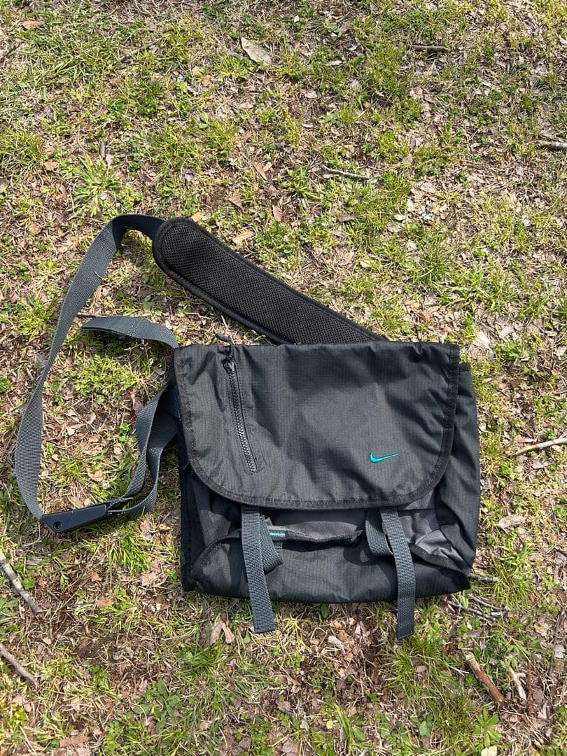 90's Nike メッセンジャーバッグ　y2k テック系
