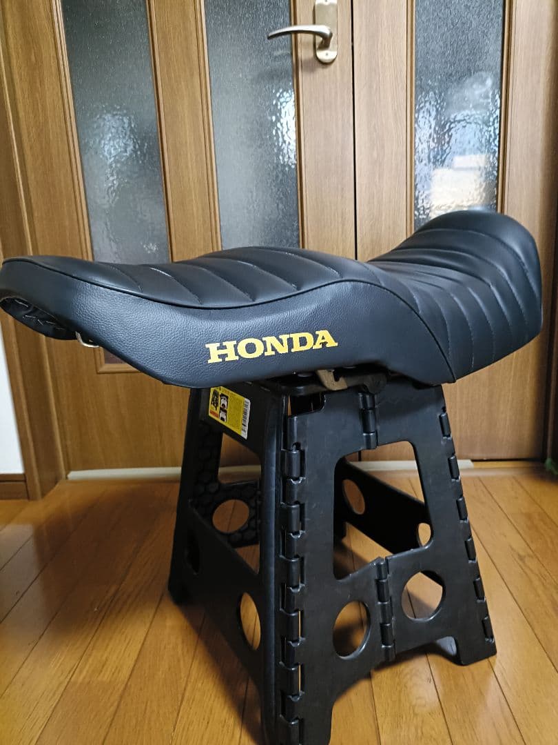 CB750 rc42 カスタムシート　ゴールドロゴ入り　張り替え未使用品