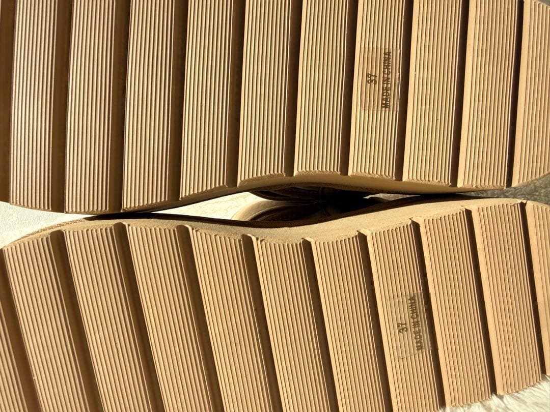 【新品&即発送】ハーリップトゥベージュ スエードファー付き厚底ムートンブーツ