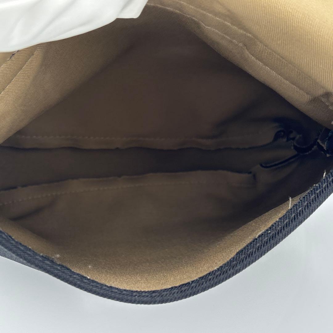 Brady AVON ショルダーバッグ ブラック 斜め掛け クロスボディ