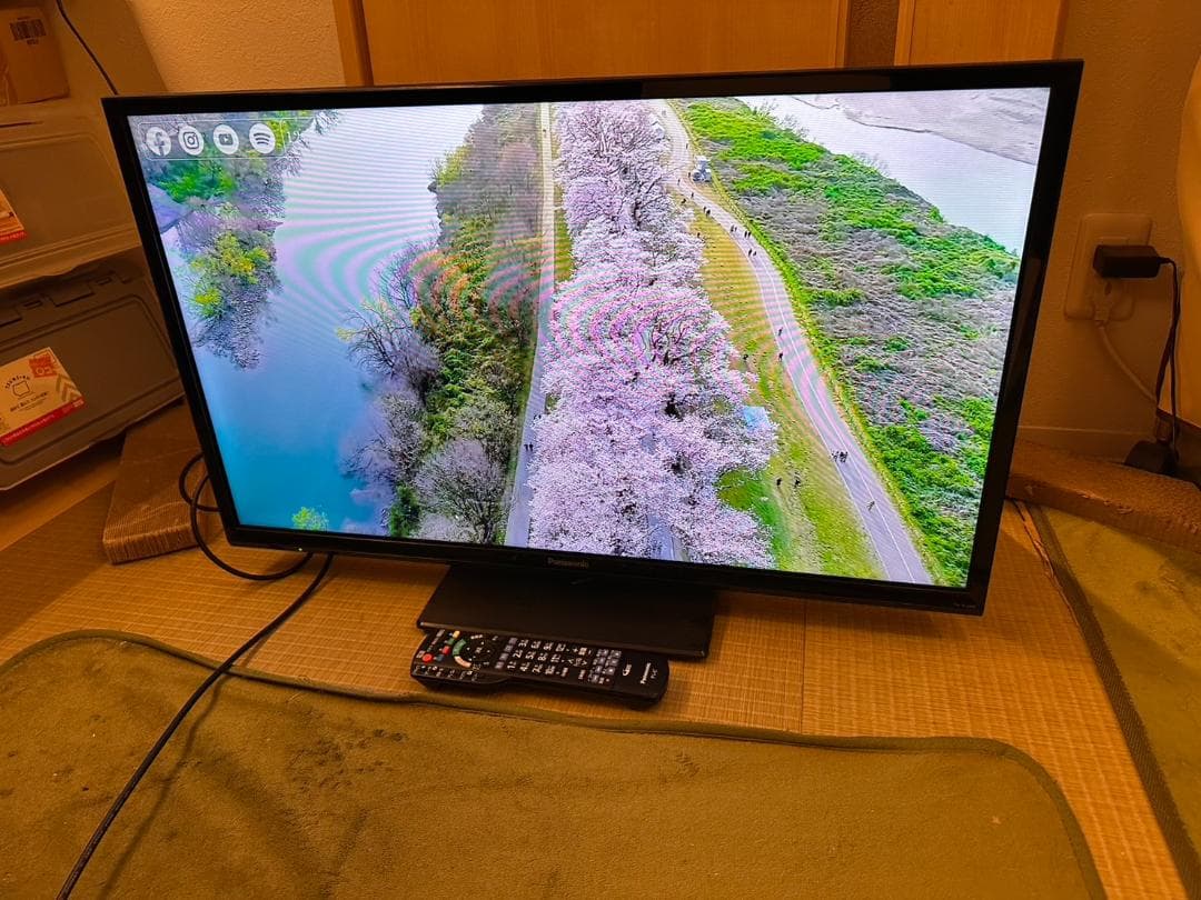 Panasonic　パナソニック 32型 テレビ TH-32J300HT 22年