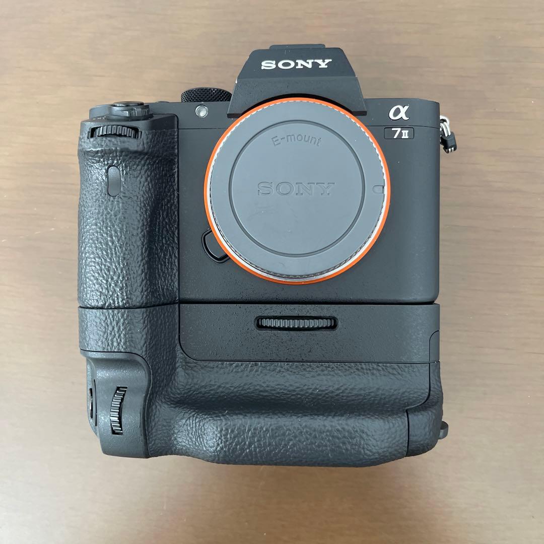 本体小傷程度　SONY α7 II 純正グリップ付き