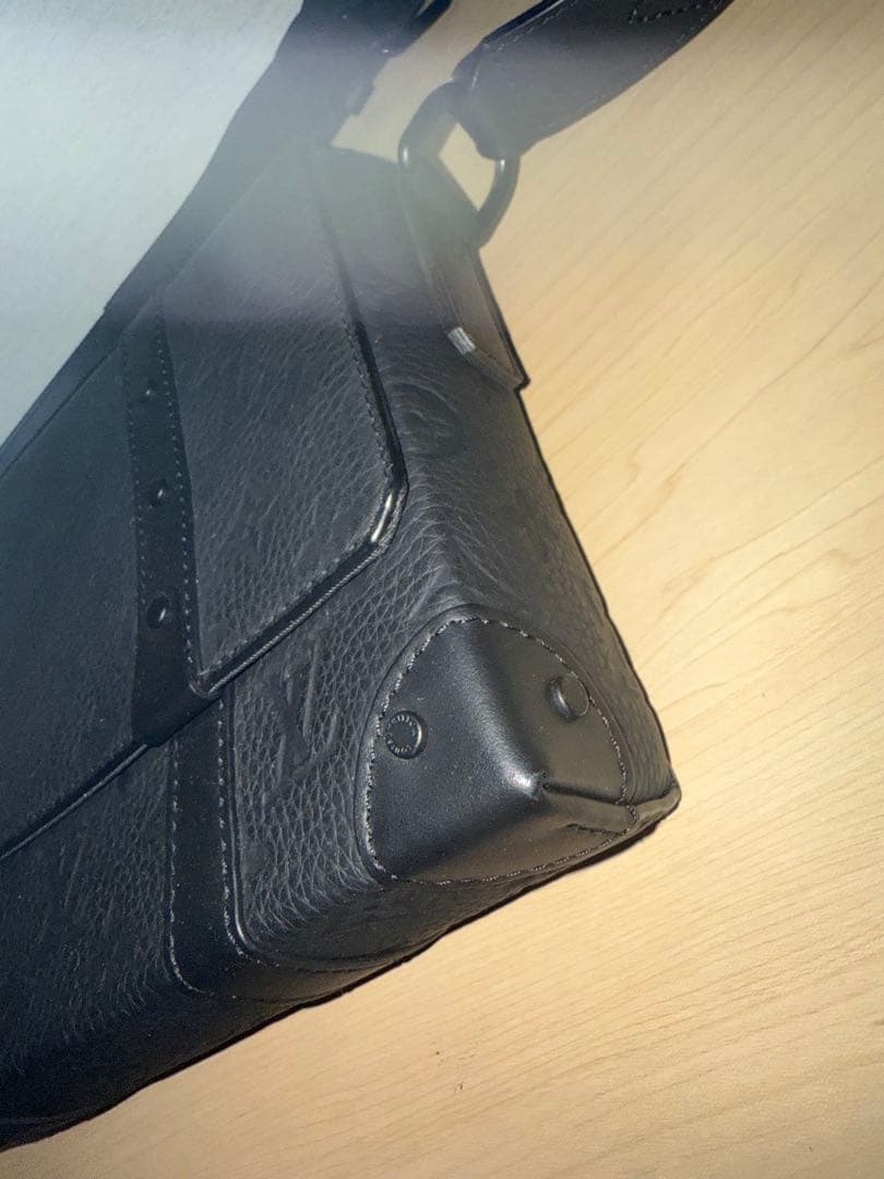 ルイヴィトン トリヨン モノグラム トランク メッセンジャー PM M57726