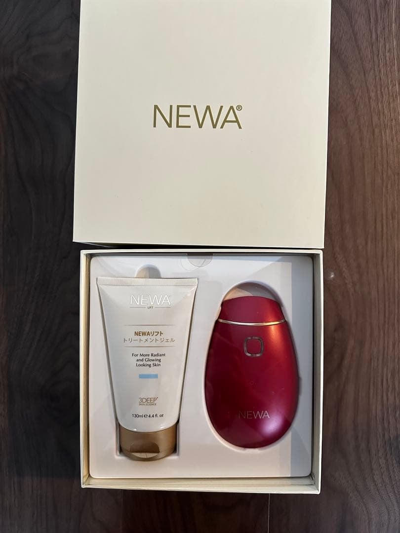 ワ*ん様 【動作確認済み・極美品】NEWA 美顔器セット レッド