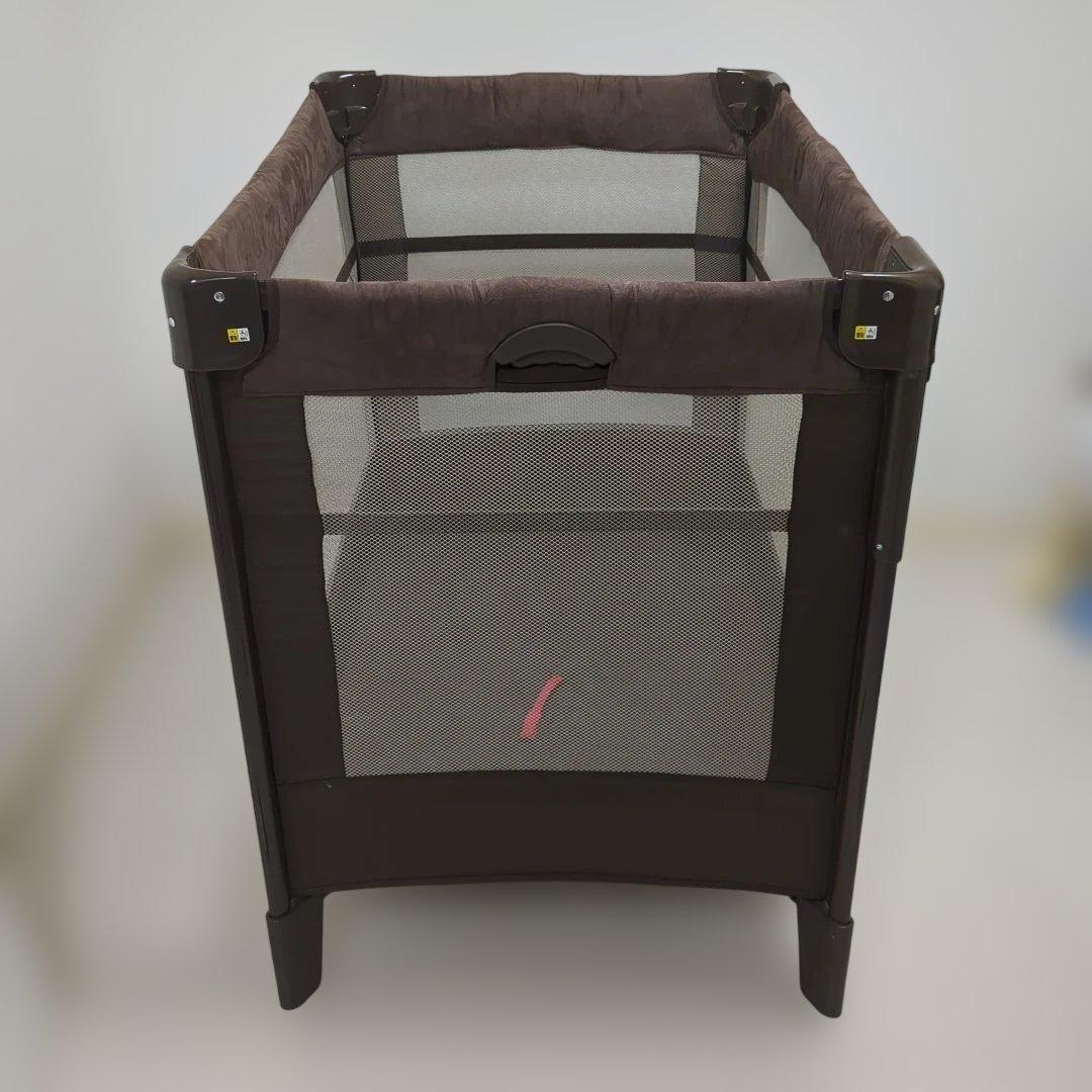 アップリカ　ココネルエアープラス　チョコレートブラウン　ベビーベッド