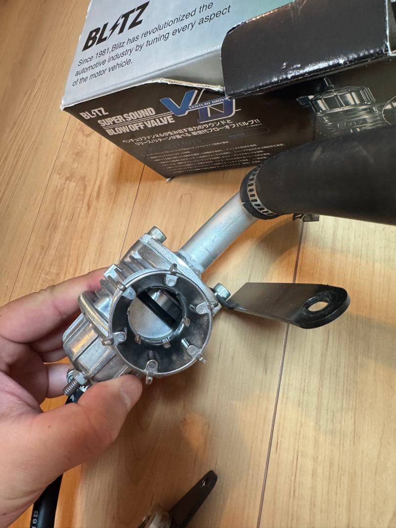 ブローオフバルブ　BLITZ 大気解放TYPE プッシュン　da17w エブリィ