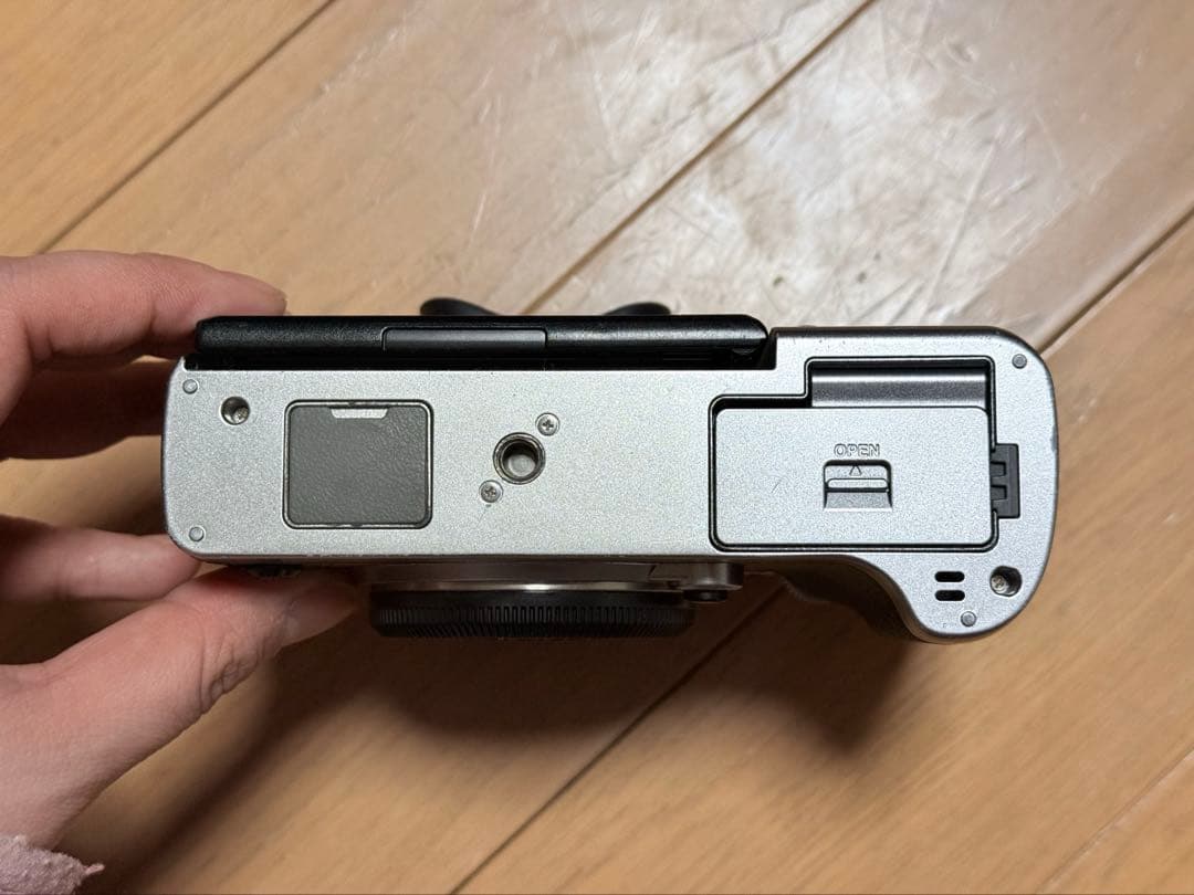 t*k様 ユ*キ様 X-T3 ボディ シルバー シャッター回数2024枚