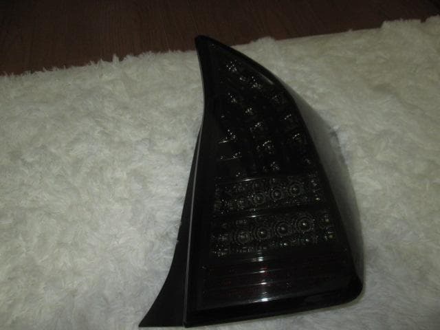 KAHO プリウス ZVW30 社外品フルLED テールランプ スモーク