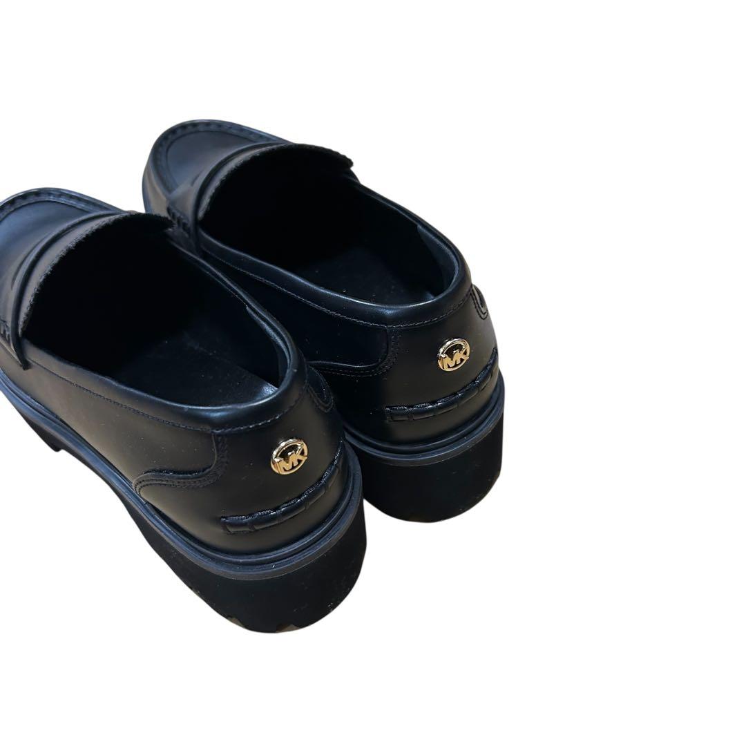 MICHEAL KORS チャンキーソール ローファー