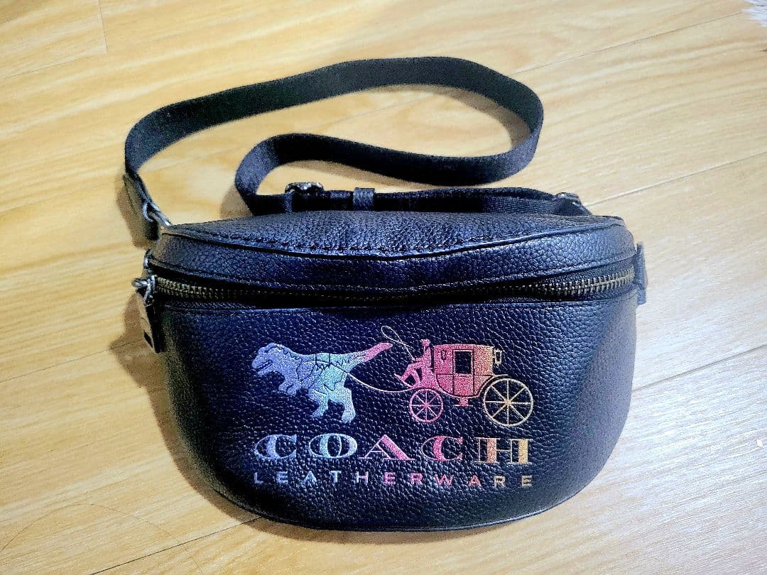 COACH レキシー ブラック レザー ボディバッグ