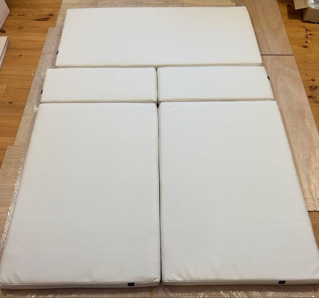 デリカD5専用ベッドキットの天板グレーホワイト