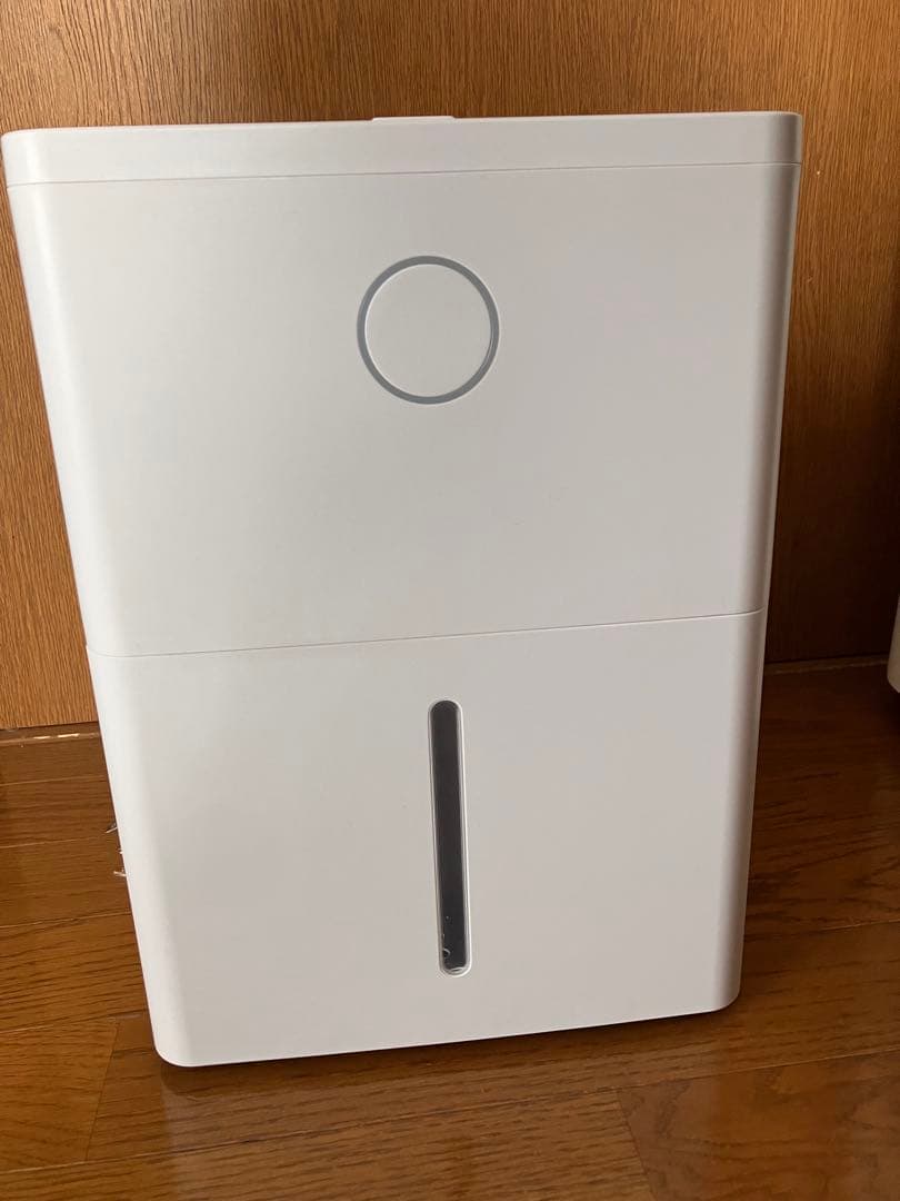 【ほぼ新品】山善　YDC-J03(W) 除湿機 ホワイト