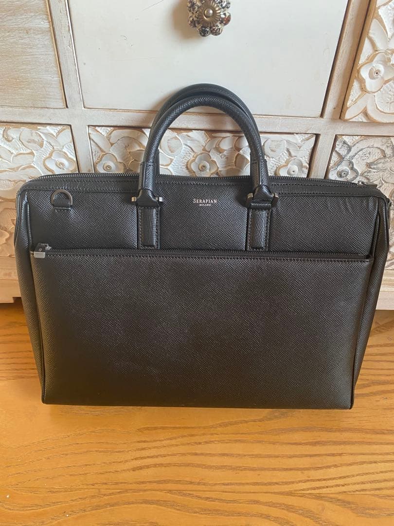 セラピアン　レザー　ブリーフ　ビジネスバッグ　オールブラック　黒　サフィアーノ