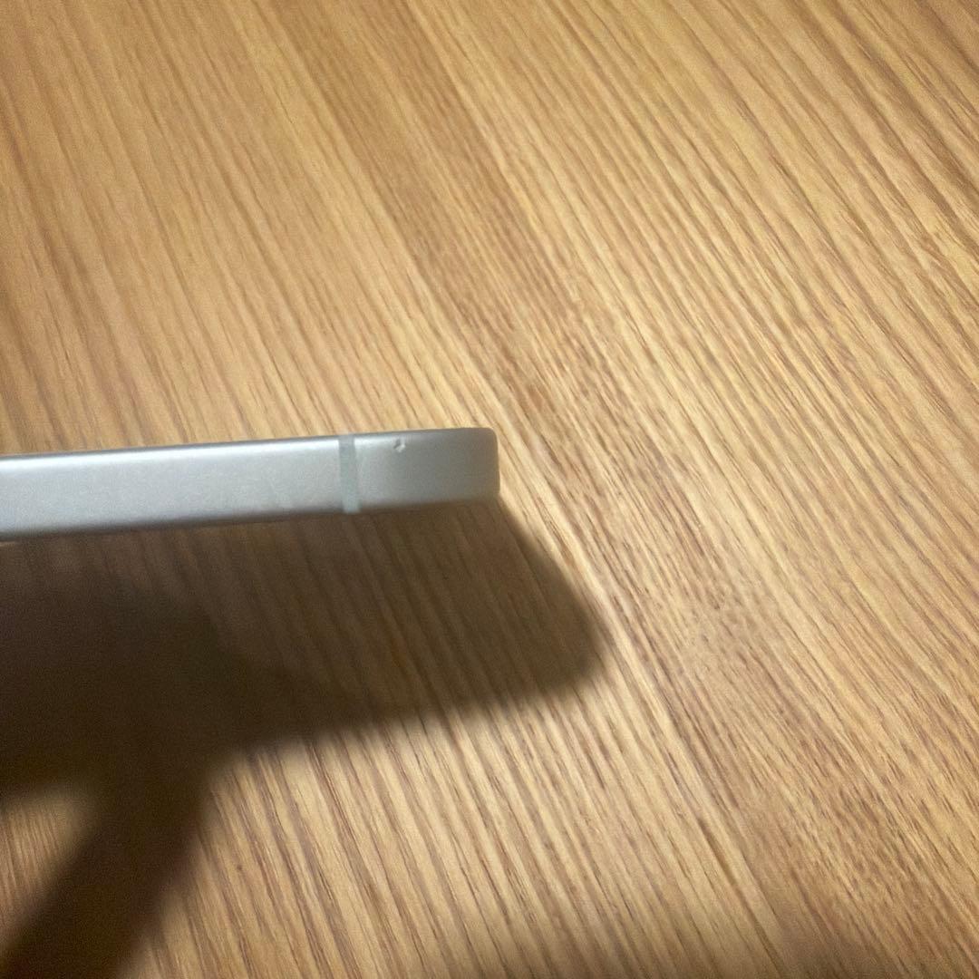 Apple iPhone 15本体 ホワイト 128GB *おまけ付き！