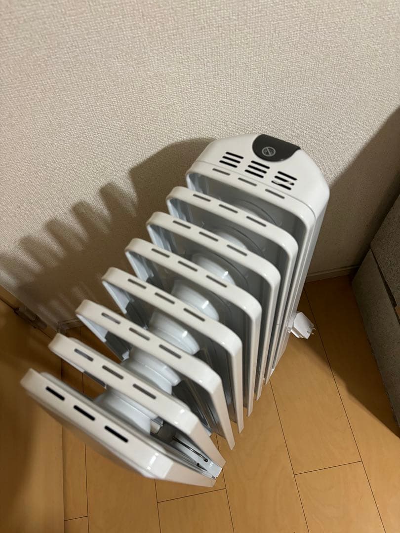 美品　DeLonghi RHJ35M0812-DG