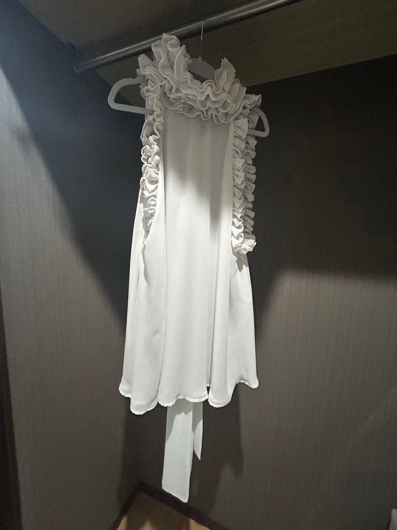 【LA BELLE ETUDE】 ティアードメロウフリルホルターネックブラウス