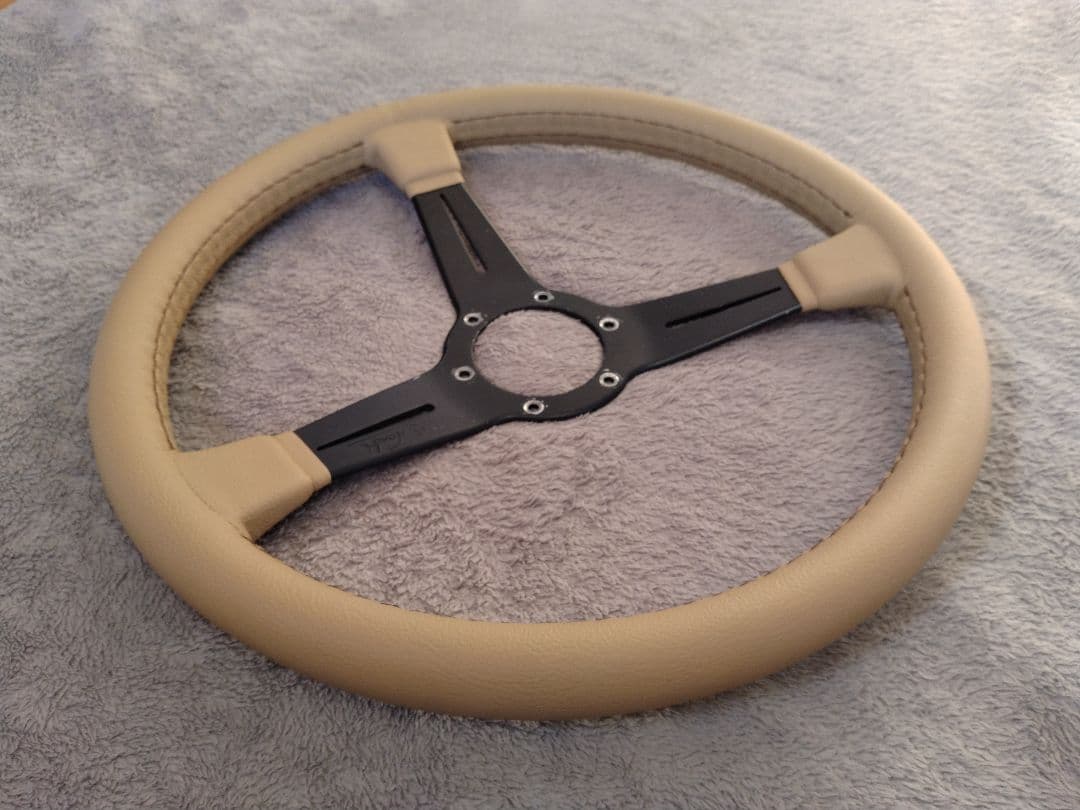 750 Z 　ナルディ　クラシック　革張り替え依頼品