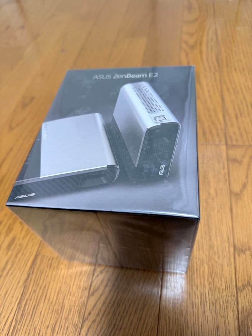 ASUS ZenBeam E2 シルバー