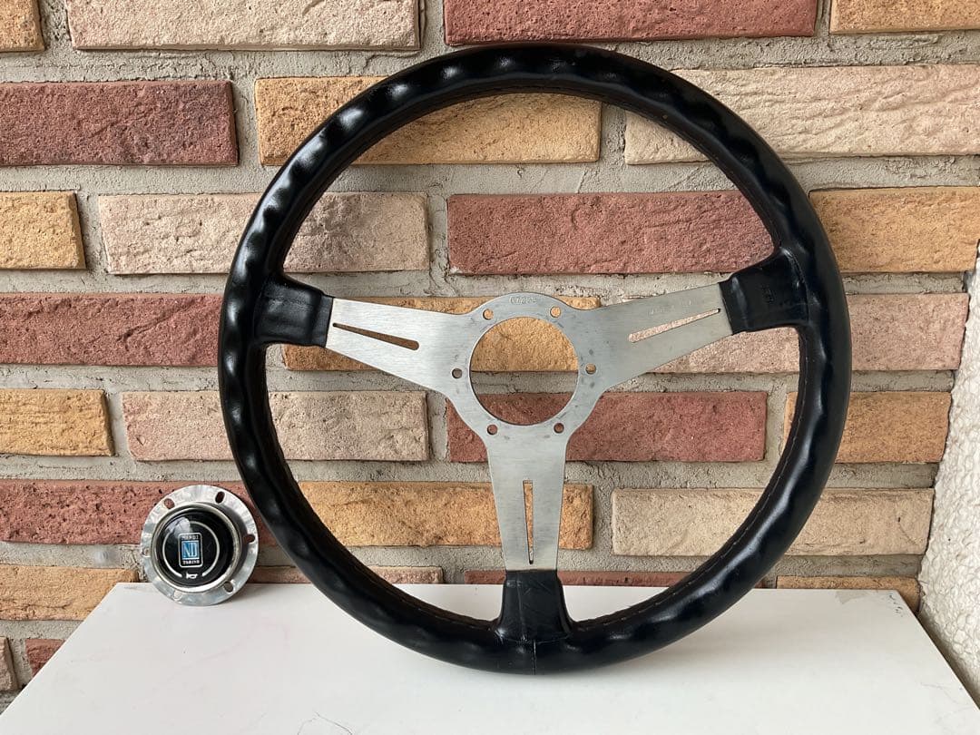 ナルデイ　ステアリングホイール　　クラッシックタイプ