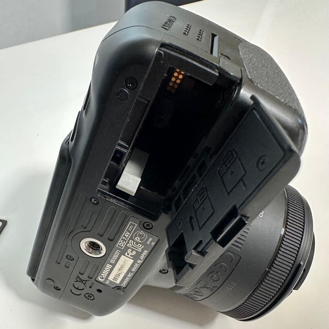 Canon EOSKiss X6i 一眼レフ + 50mm レンズ SDカード付