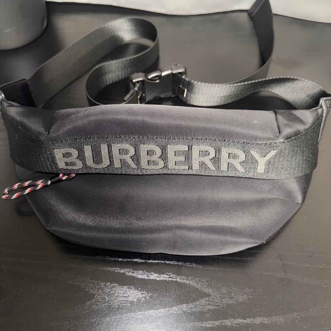 美品✨ BURBERRY バーバリー ナイロン ロゴ ボディバッグ ブラック