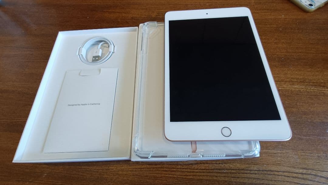 海外版 Apple iPad nimi 5 Wi-Fi + Cellular