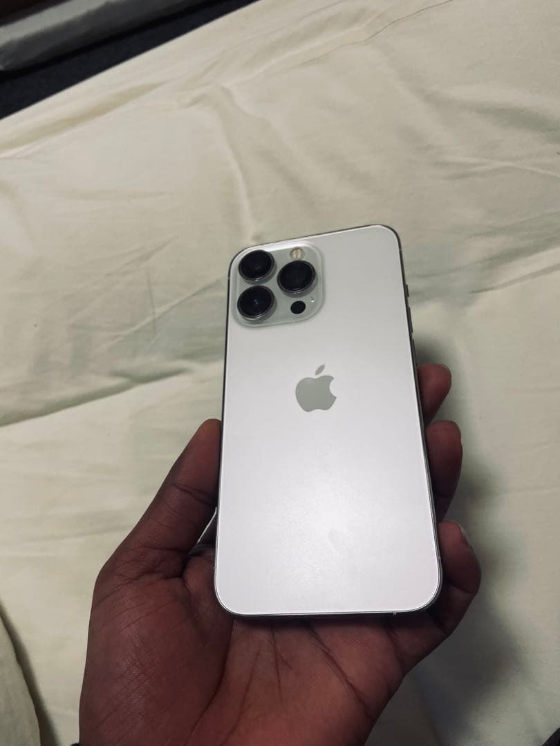 Apple iPhone 13 Pro シルバー 本体256gb