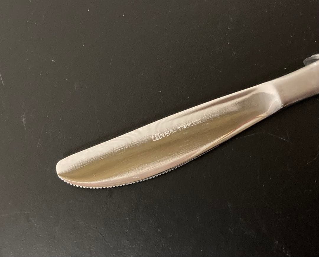 ステンレス製スプーンとナイフ各20