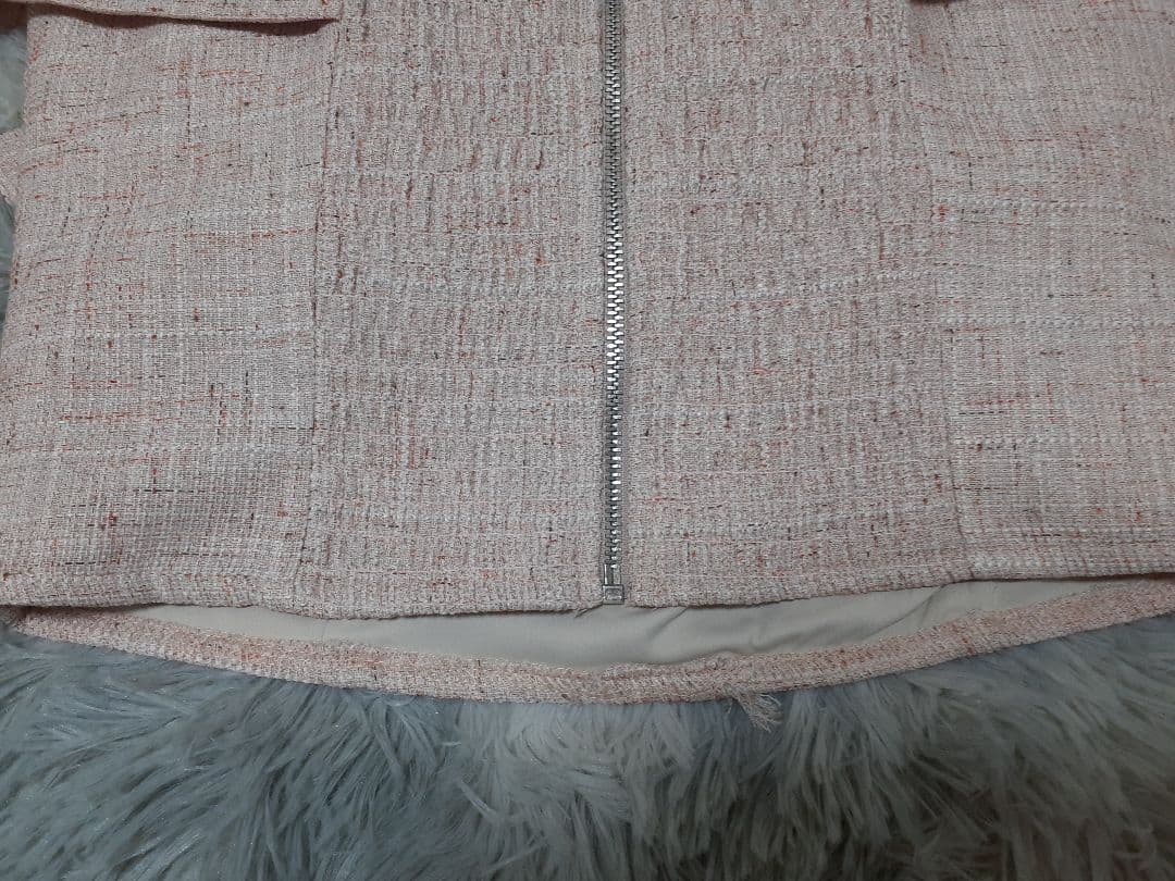 LIP SERVICEツイードリボンオフショルトップス　大谷映美里着用