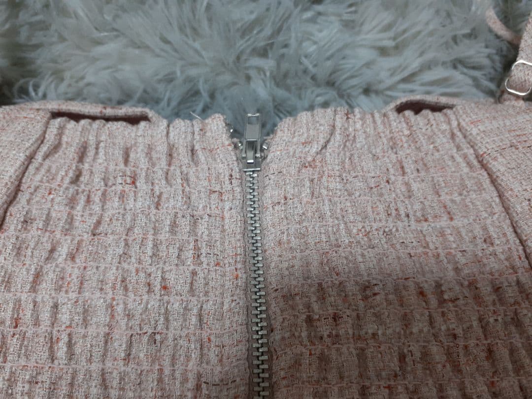 LIP SERVICEツイードリボンオフショルトップス　大谷映美里着用