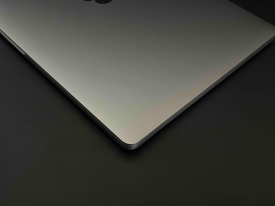 MacBook Pro 16㌅ Ci7 6Core・32GB バッテリー◎