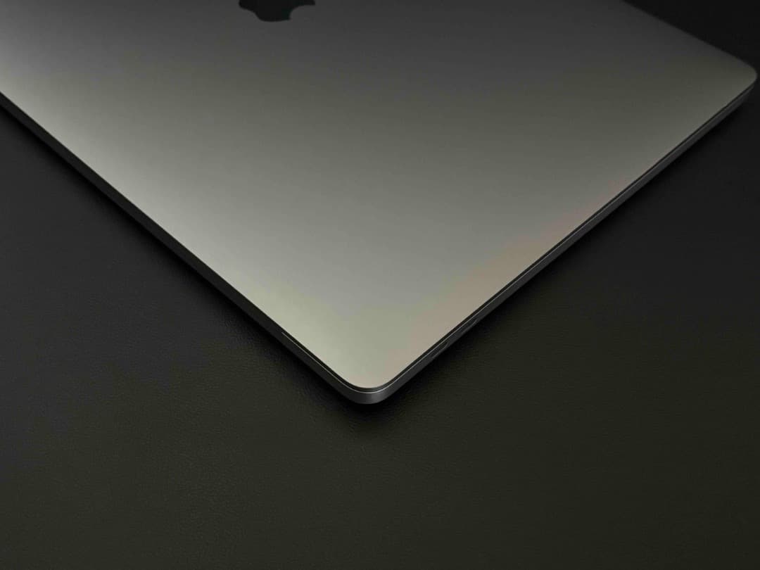 MacBook Pro 16㌅ Ci7 6Core・32GB バッテリー◎