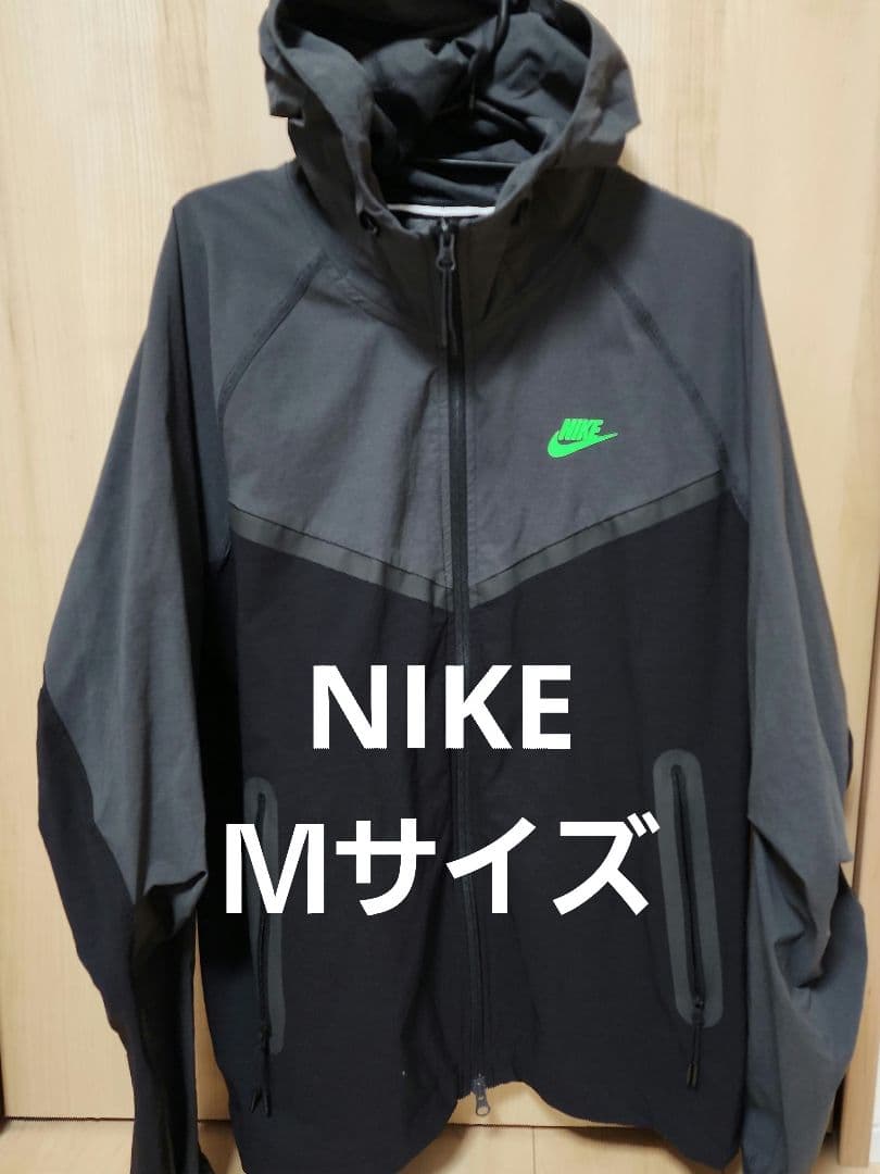 ぐ*ー様 NIKE テックウィンドランナー Mサイズ グレー/ブラック