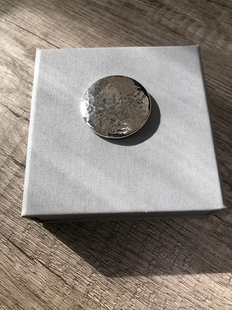 BUNNEY バニー 34mm HAMMERED BADGE バッジ