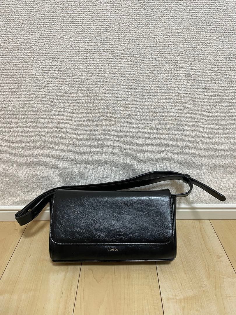 STAND OIL ブラックレザーショルダーバッグ