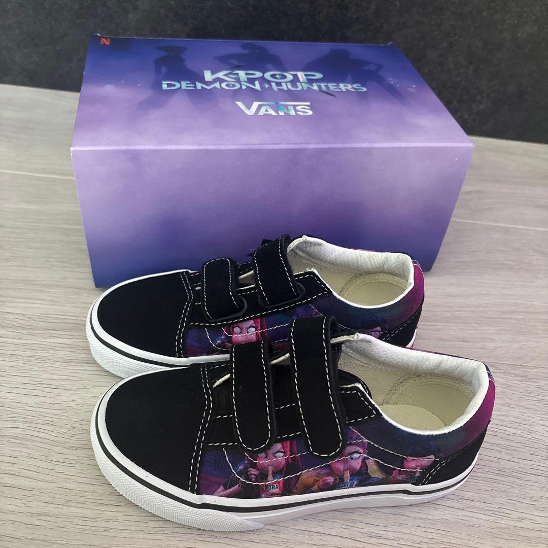 新品KPop Demon Hunters / リトルキッズ オールドスクール V