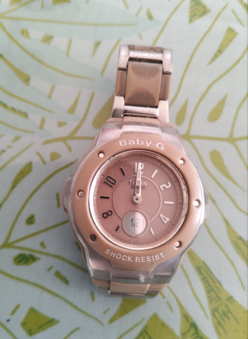 デジタル腕時計 多機能 スポーツスタイル