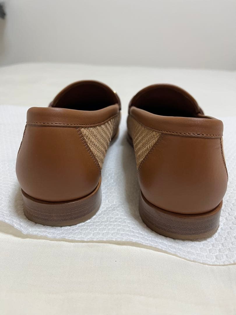 Salvatore Ferragamo ローファー 7 ベージュ　ガンチーニ