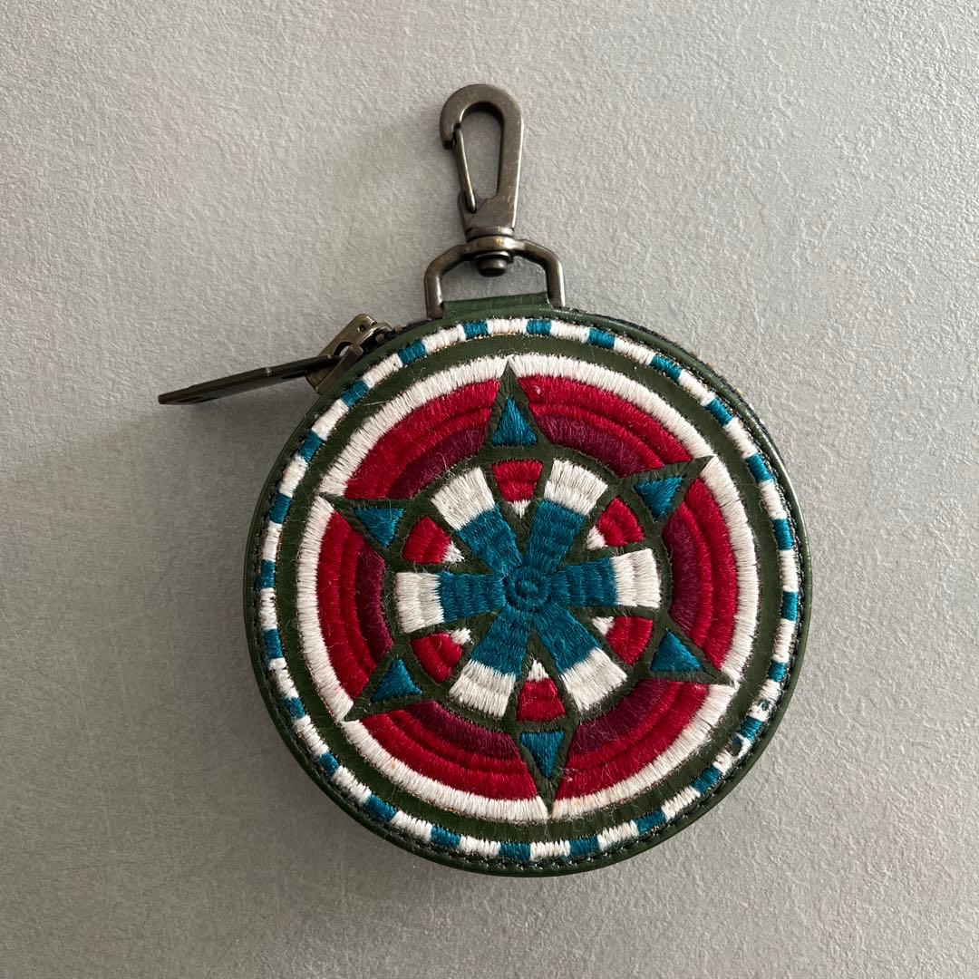 black means 刺繍ケース