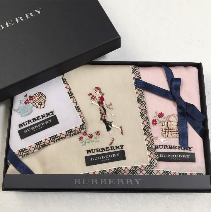 【専用】バーバリー ハンカチセット 刺繍 女の子柄