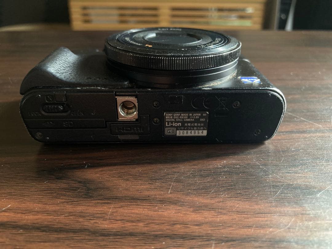 SONY RX100 初代 黒点写り込みあり 撮影可能【訳あり／ジャンク扱い】