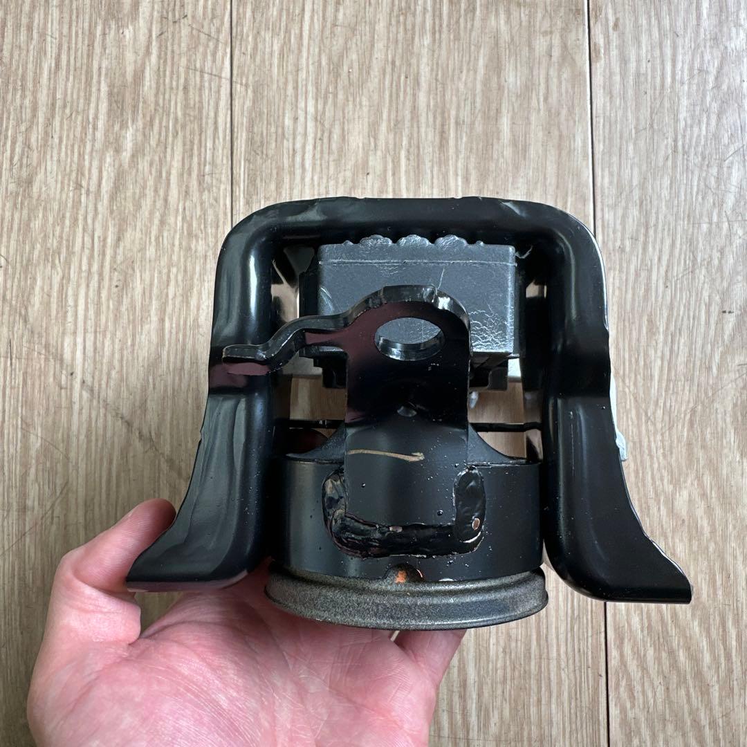 ダイハツ　エンジンマウント