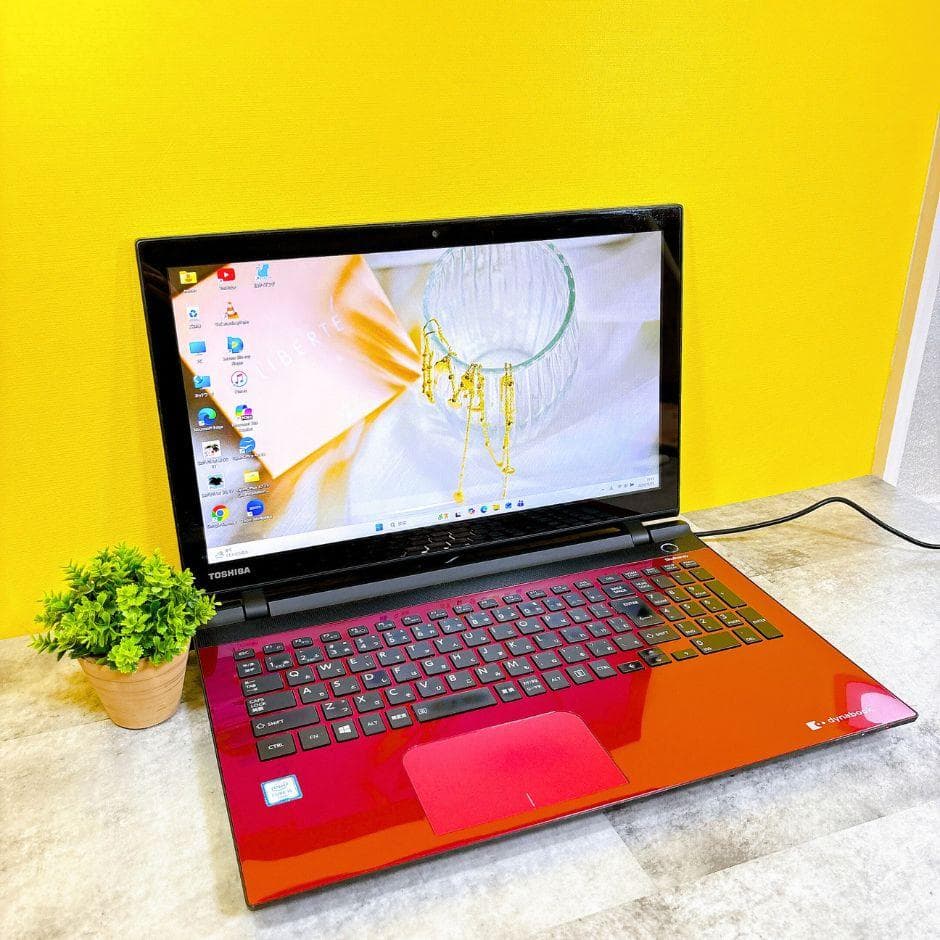 ｉ5✨おしゃれな赤❣新品SSD✨Win11カメラ付き 薄型 ブルーレイ フルHD