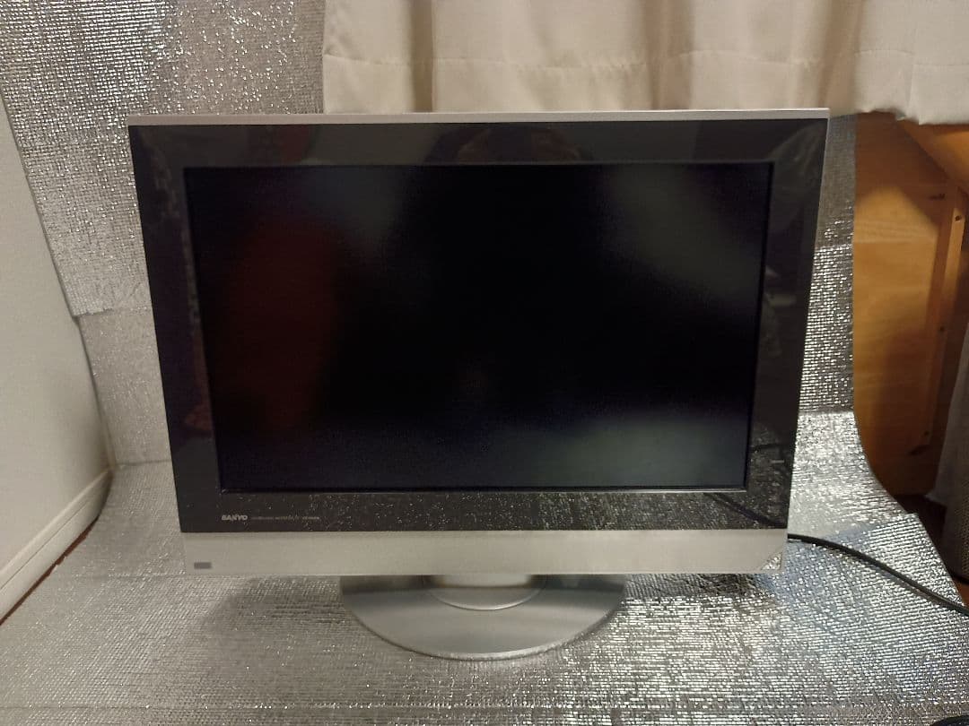 液晶テレビ 約30インチ　首振り機能あり