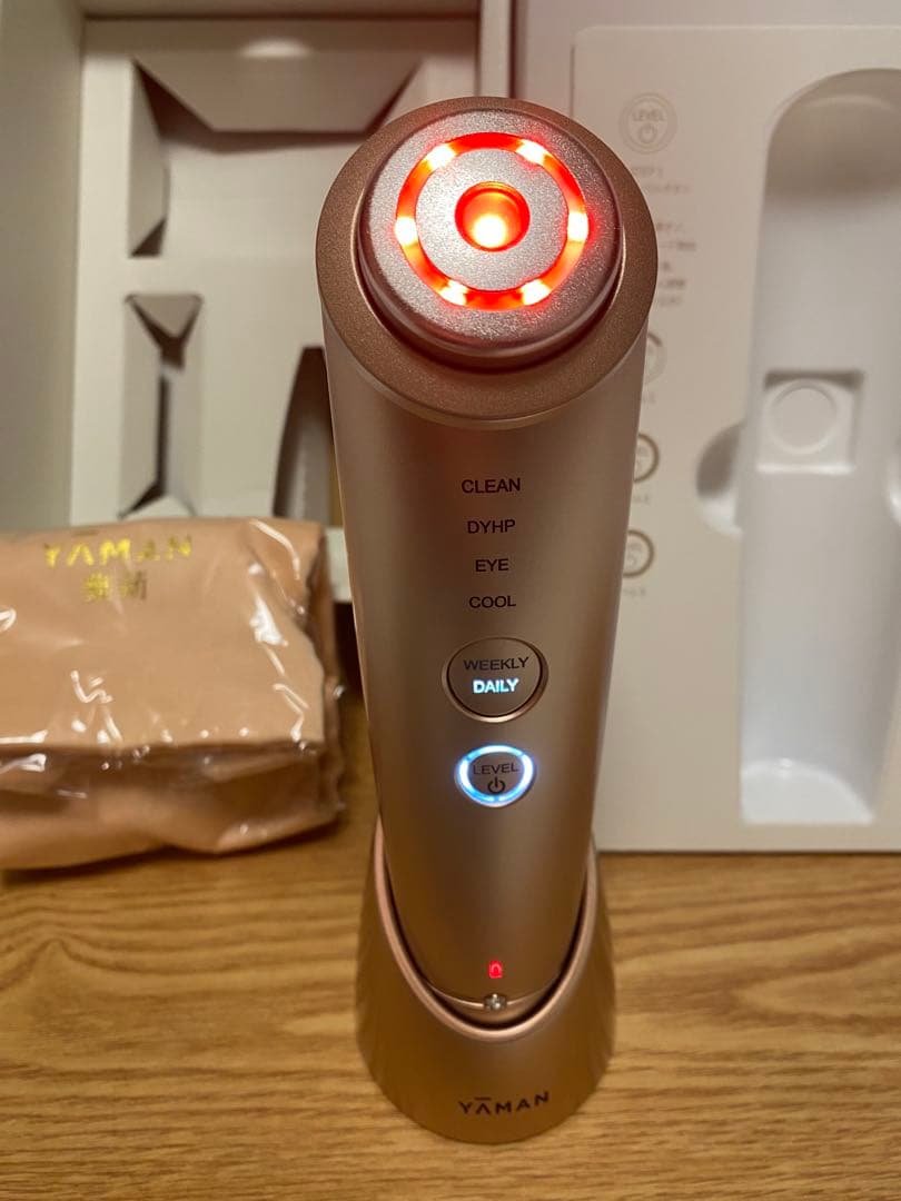 YA-MAN 美顔器フォトプラスシャイニー　毛穴ケア・EMS・リフトアップ・保湿