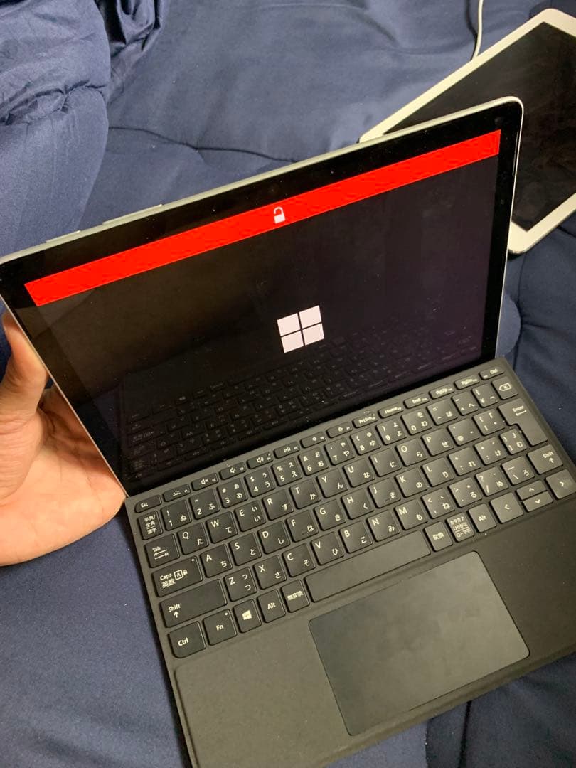 Windowsタブレット 約10インチ キーボード付き。 iPad付きです。