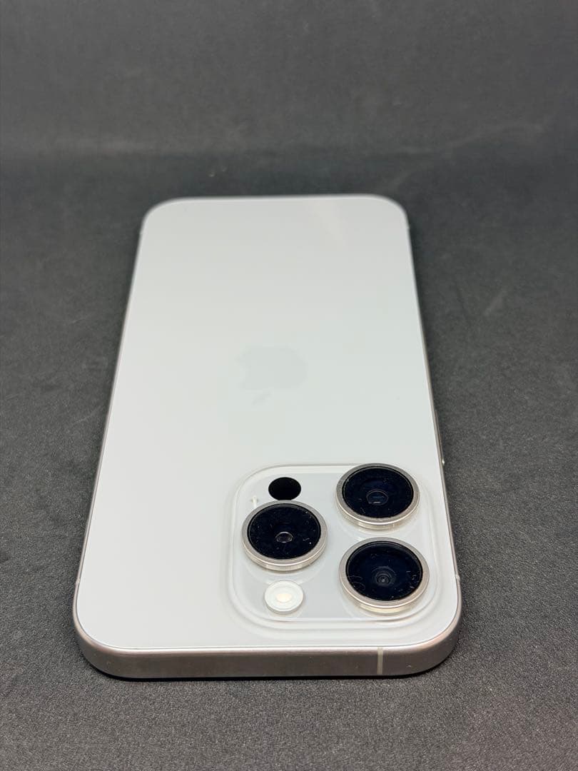 arintooo　iPhone 15 pro 256GB 極美品