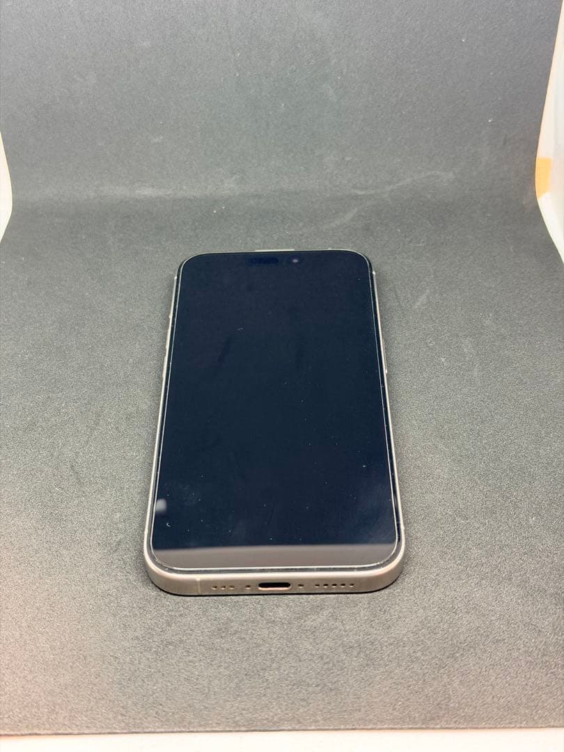arintooo　iPhone 15 pro 256GB 極美品