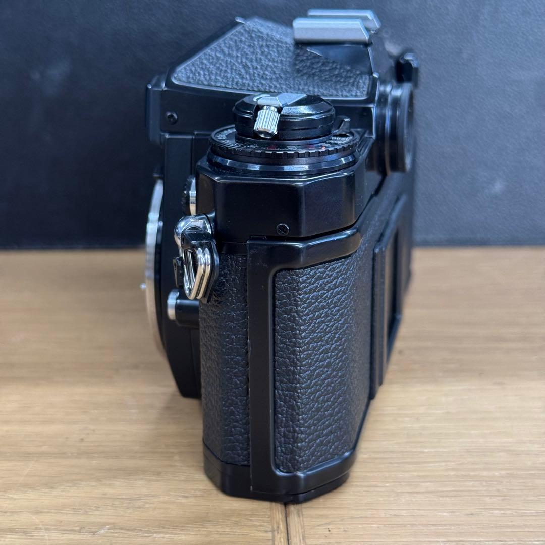 美品 Nikon FE2 ブラックボディ フィルムカメラ 一眼レフ