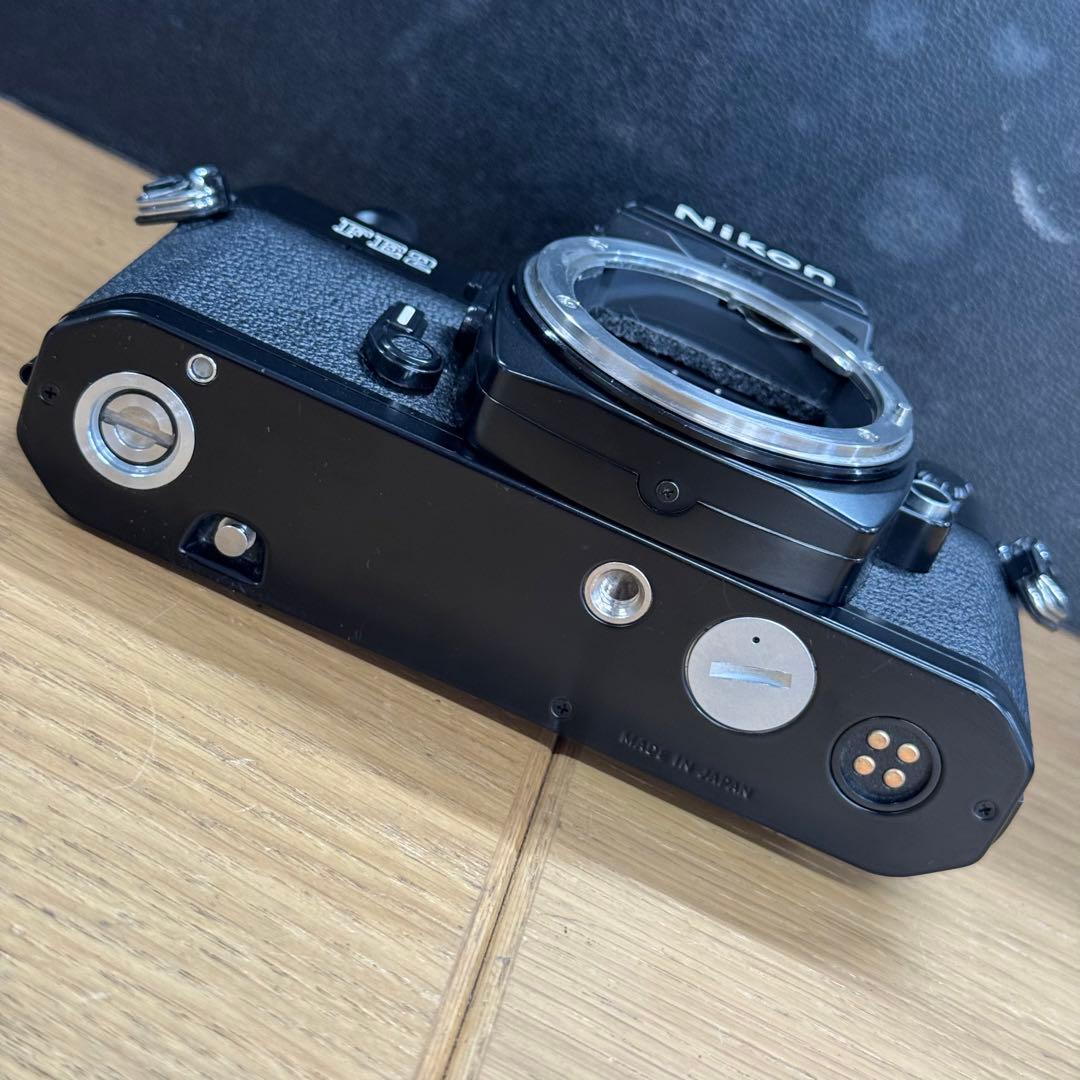 美品 Nikon FE2 ブラックボディ フィルムカメラ 一眼レフ